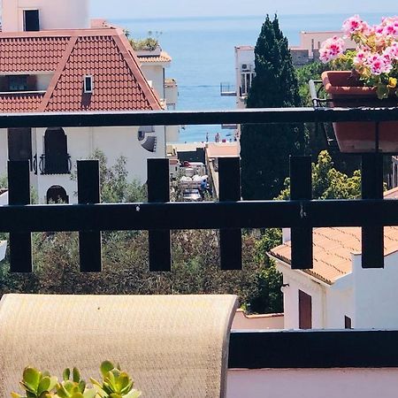 Sea View 2 Bedroom Vacation Apartment Giardini Naxos Exterior photo