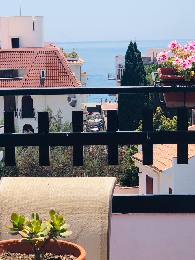 Sea View 2 Bedroom Vacation Apartment Giardini Naxos Exterior photo