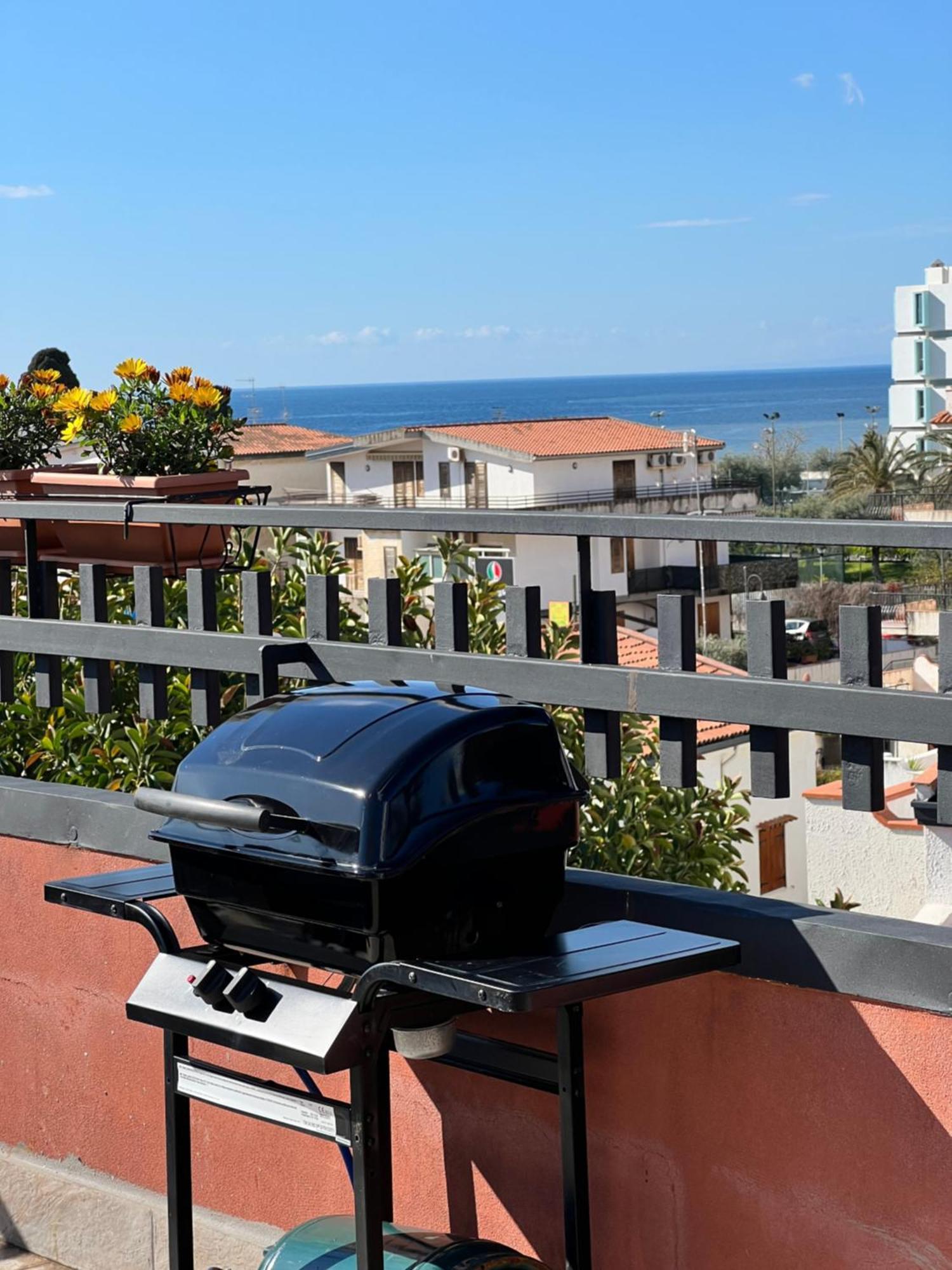 Sea View 2 Bedroom Vacation Apartment Giardini Naxos Exterior photo